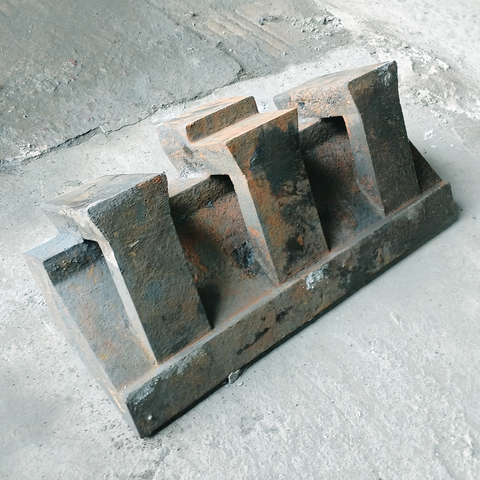 矿业中的SAG磨机的橡胶和Mn-Cr合金铸造复合衬里 