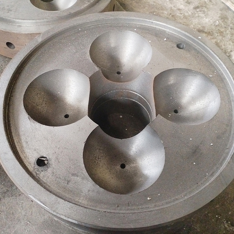 用手工制作的研磨球钢球铸造金属模具