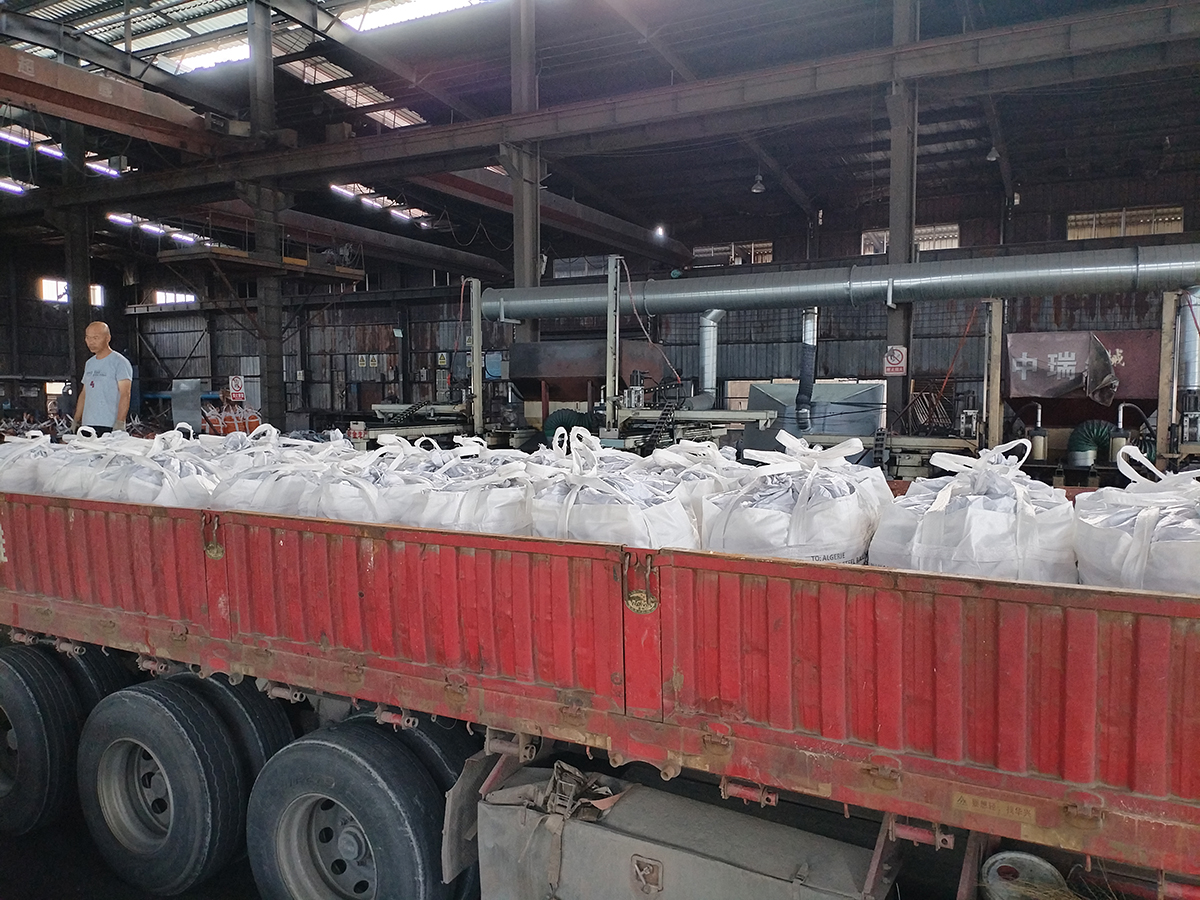 100吨高铬磨碎的钢球出口到阿尔及利亚