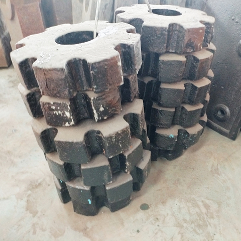  金属和废料材料的金属破碎机 /研磨机的合金铸刀锤和衬里回收