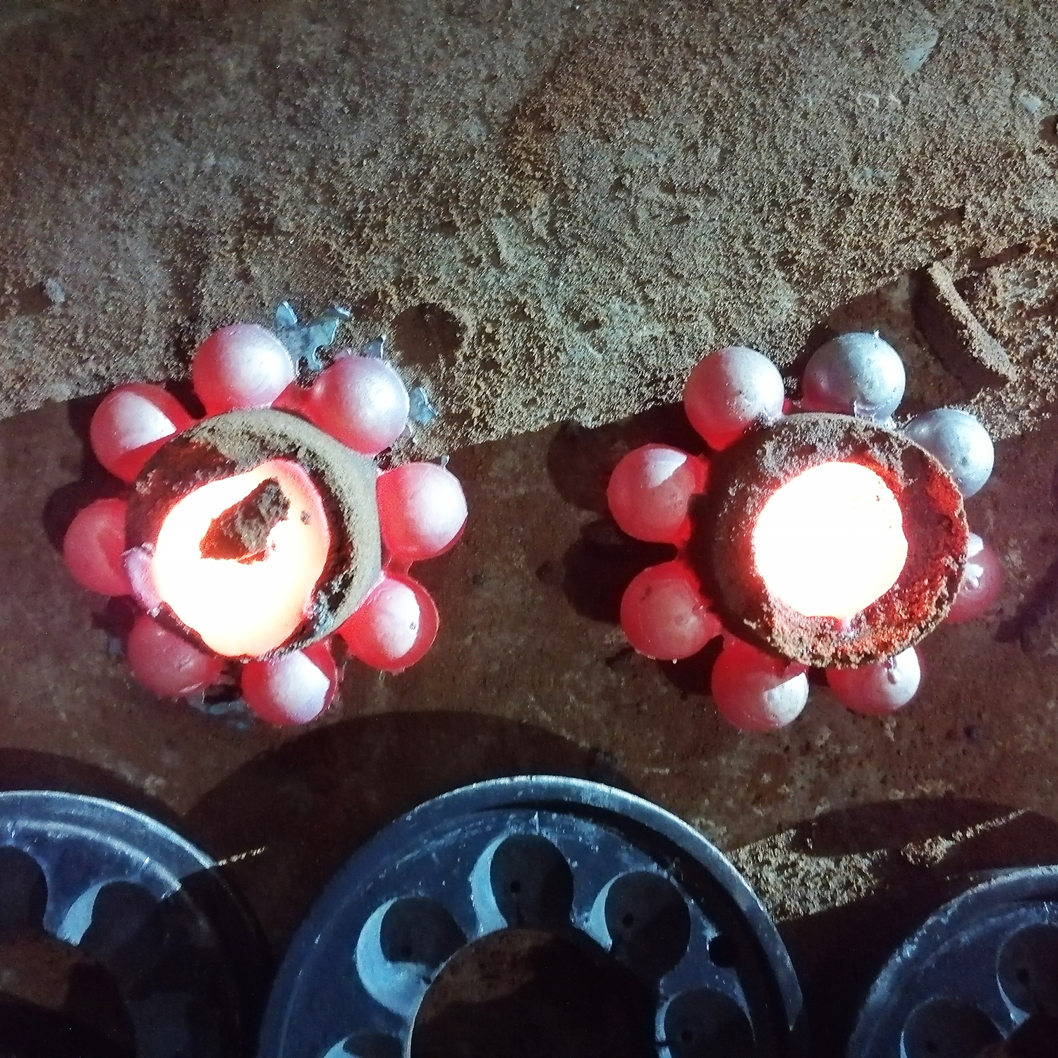 GM-5：低铬铸件研磨球煤 - 五强植物球磨机