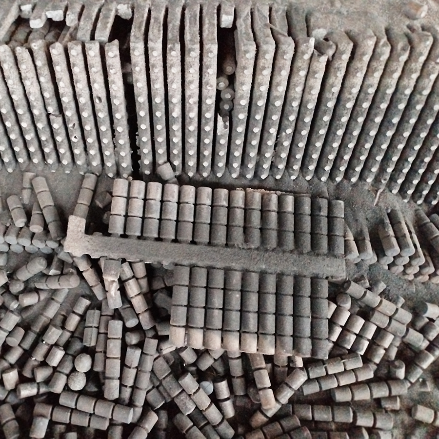 GM-2：高铬研磨球 cylpebs 水泥行业&矿业球磨坊